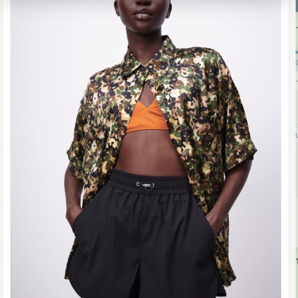 “ZARA” Button Down Oversized Camo Shirt - Picture 4 of 15